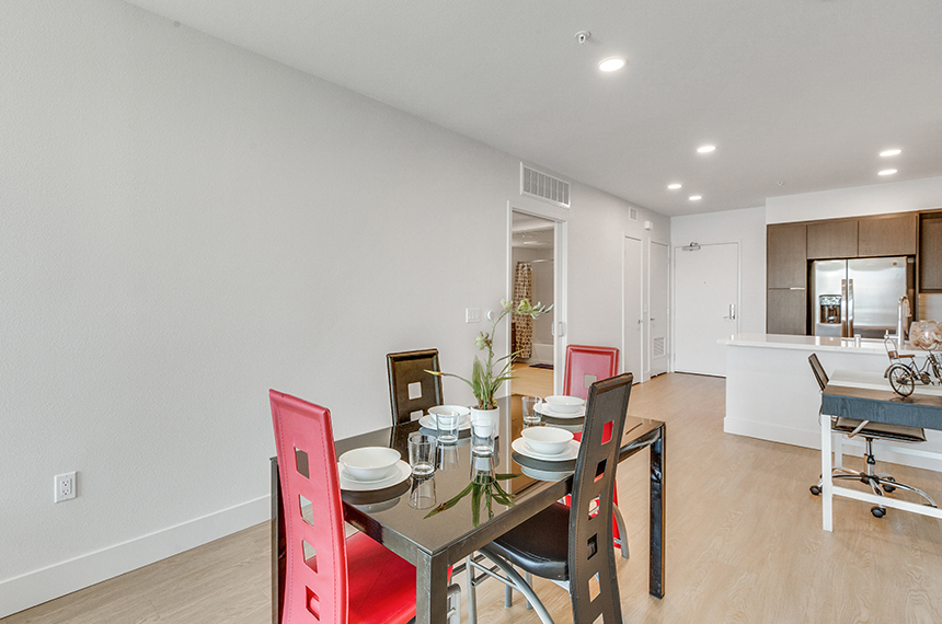 los-angeles-llewellyn-rental-apartment-with-dining
