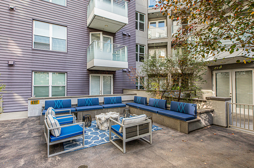 Glendale apartment with outdoor sitting area